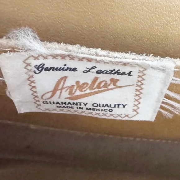 Avelar Hand Tooled Cream Leather Bag - Picture 10 of 11